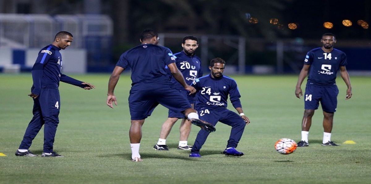 الهلال السعودي يستغني عن لاعبيه الأجانب وحارس مرمى يقترب