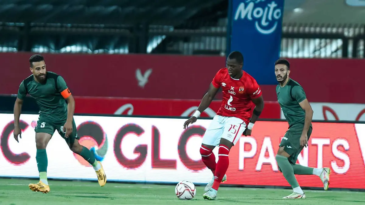 هل تتم إعادة مباراة الأهلي ضد مصر المقاصة بسبب حصول هشام حافظ على 3 إنذارات؟