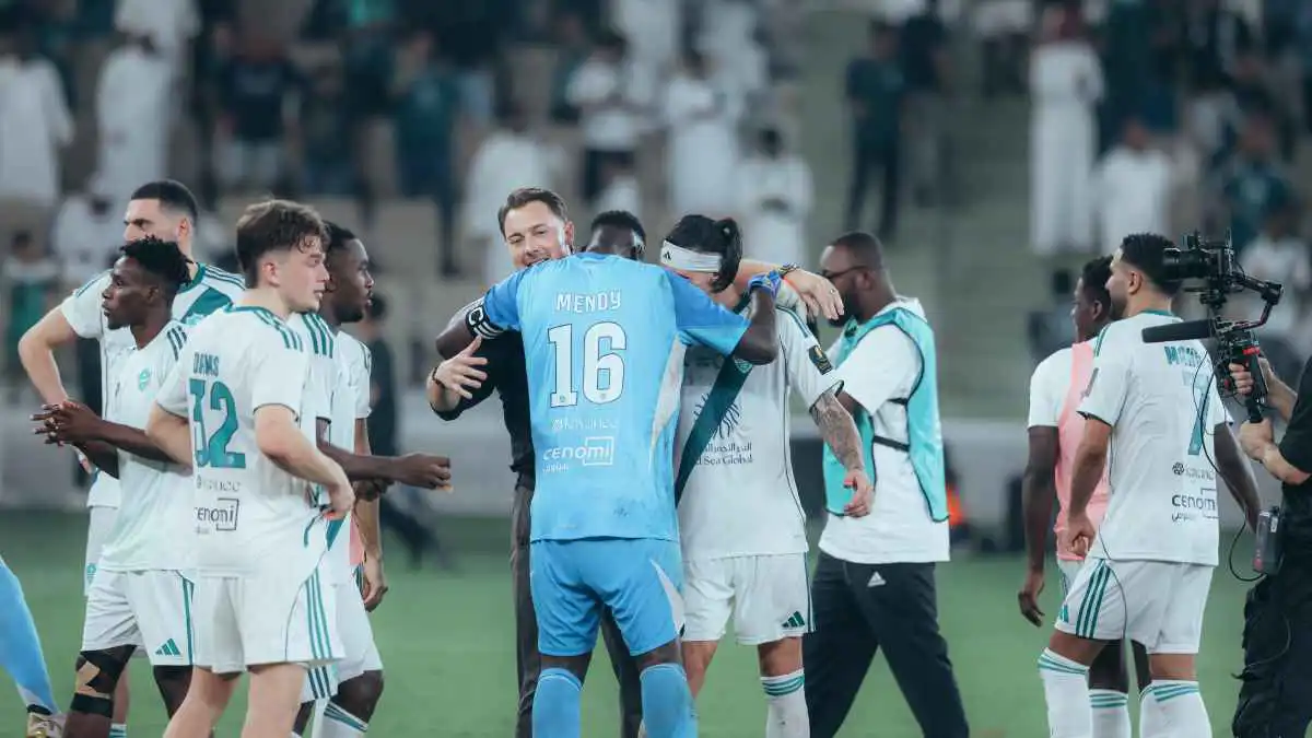 في حضرة الأسد لن ينجو فارس.. تعليق ناري من الأهلي السعودي بعد الفوز على القادسية