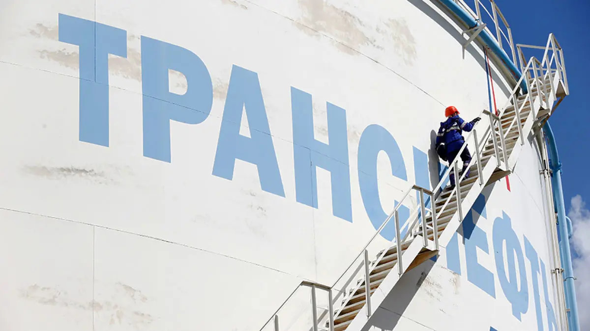 توقعات بانخفاض صادرات النفط الروسية عبر خطوط الأنابيب 17% الشهر الجاري