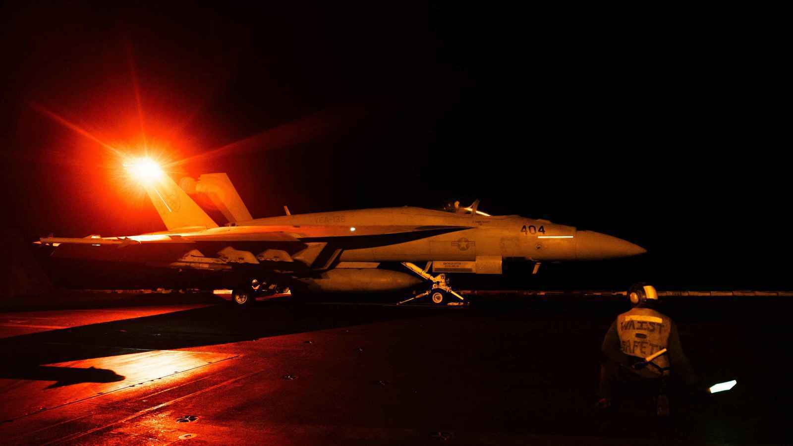 اليمن.. 38 قتيلا بتجدد الغارات الأمريكية على ميناء رأس عيسى (فيديو)