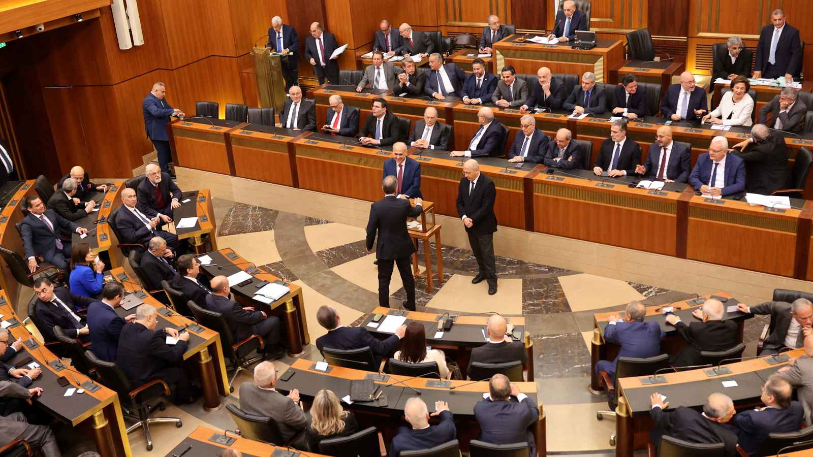 البرلمان اللبناني يستأنف جلسة انتخاب رئيس الجمهورية