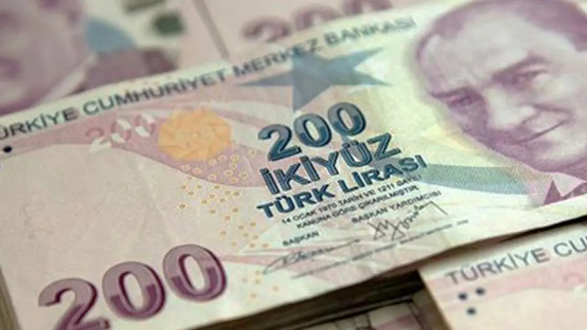 الليرة التركية تهبط بفعل قلق المستثمرين بشأن انتخابات اسطنبول وسياسة أسعار الفائدة