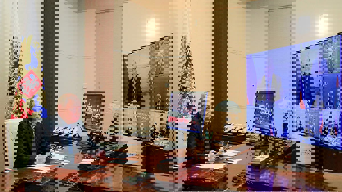 روسيا تشير إلى مزيد من الخفض للفائدة وزيادة الإنفاق في الميزانية