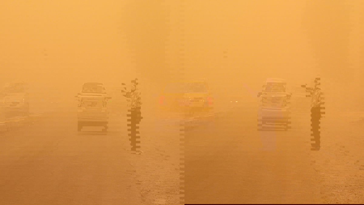 العراق.. عاصفة ترابية تتسبب في حالات اختناق وتكشف هشاشة القطاع الصحي