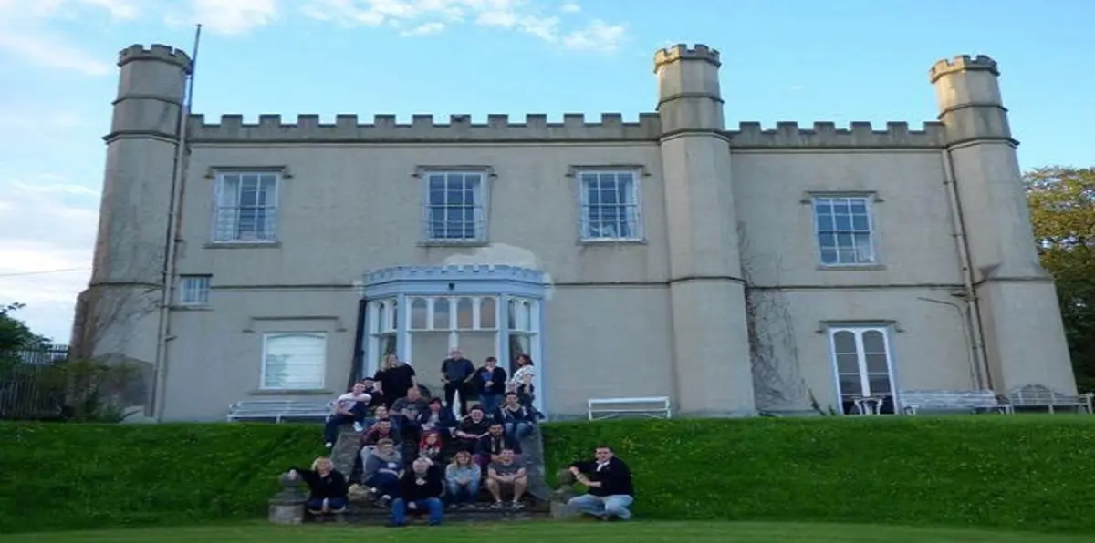 بالصور.. أشباح جديدة تظهر داخل مبنى قوطي في إنجلترا