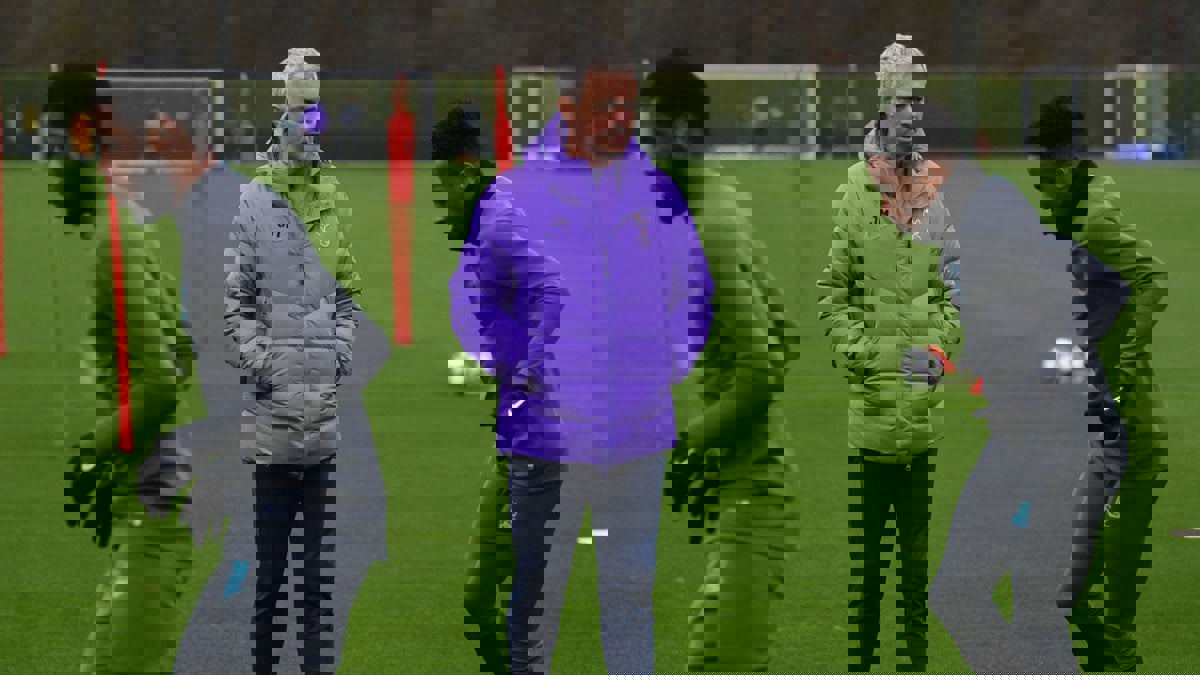 بعد خروجهم للتدريب في حديقة.. توتنهام يطلب من لاعبيه اتباع قواعد التباعد الاجتماعي