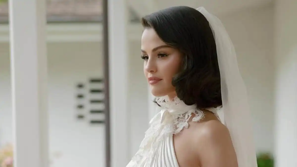 سيلينا غوميز تكشف عن صور حصرية من حفل زفافها