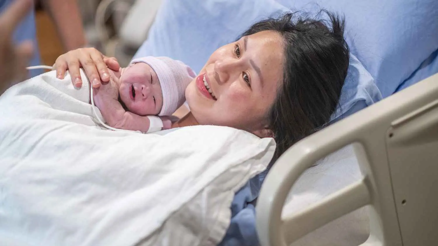 متى يجب عليك تحديد موعد الولادة القيصرية؟