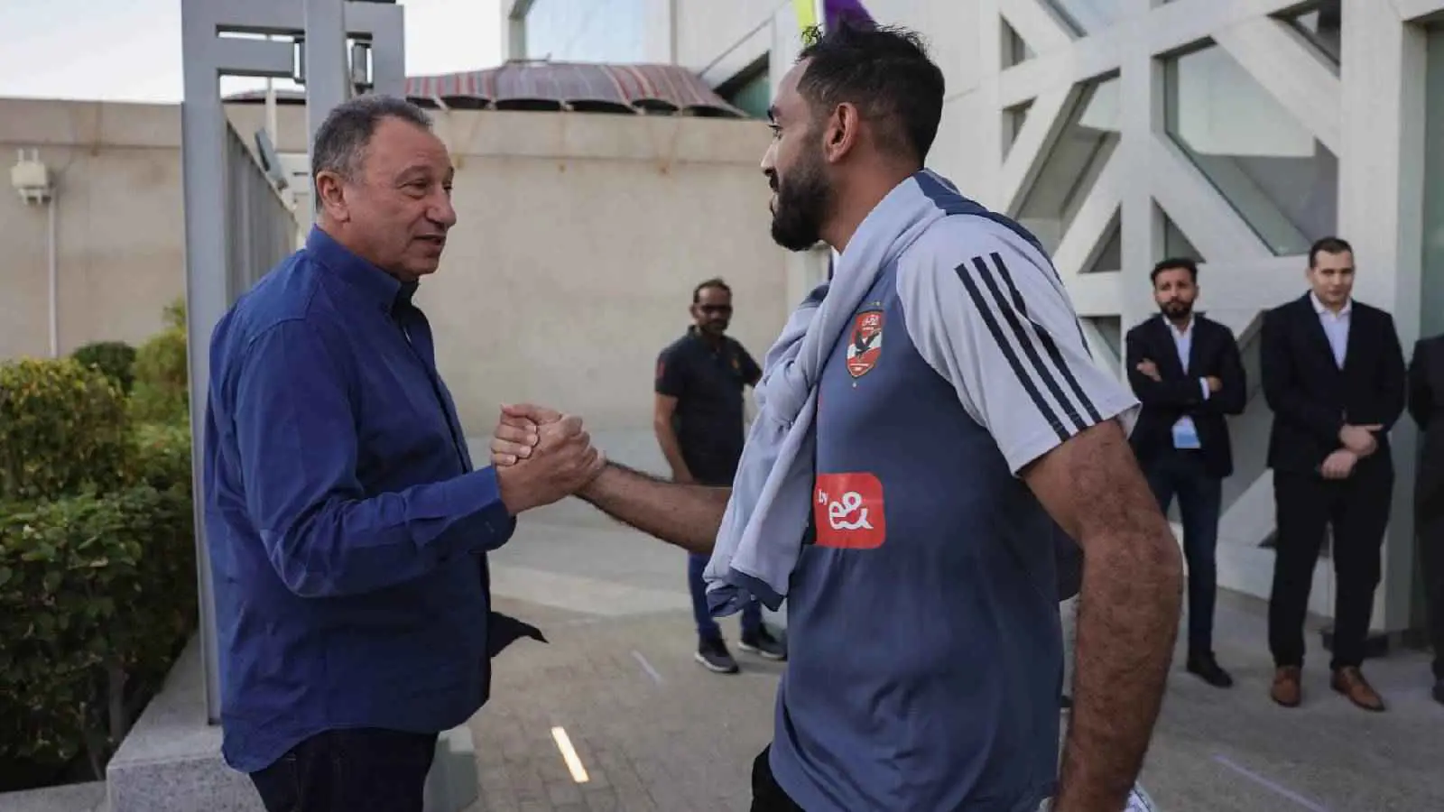 وضع شرطا للرحيل.. كهربا "يفجر" أزمة جديدة مع محمد رمضان