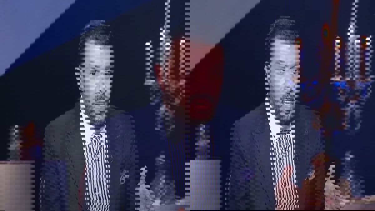 مصطفى كامل يكشف معلومات "صادمة" عن نجل حلمي بكر (فيديو)