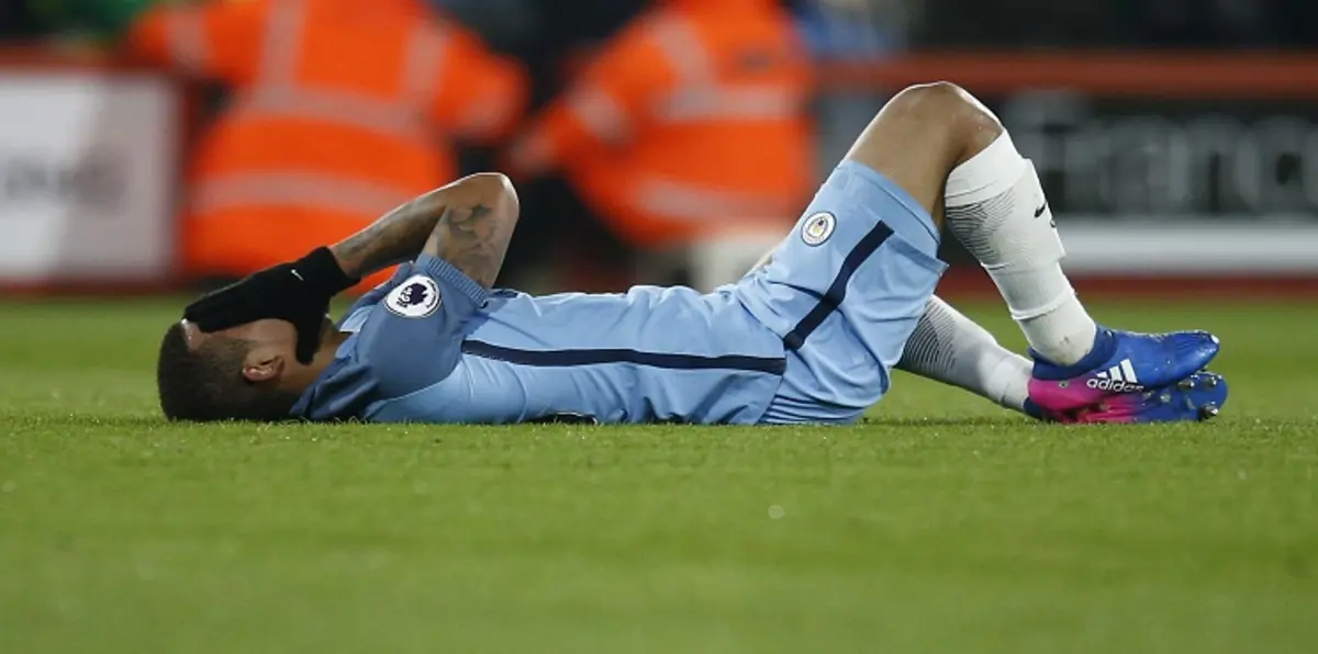 الإصابة تجبر خيسوس على التسوق بـ"سكوتر" (فيديو)