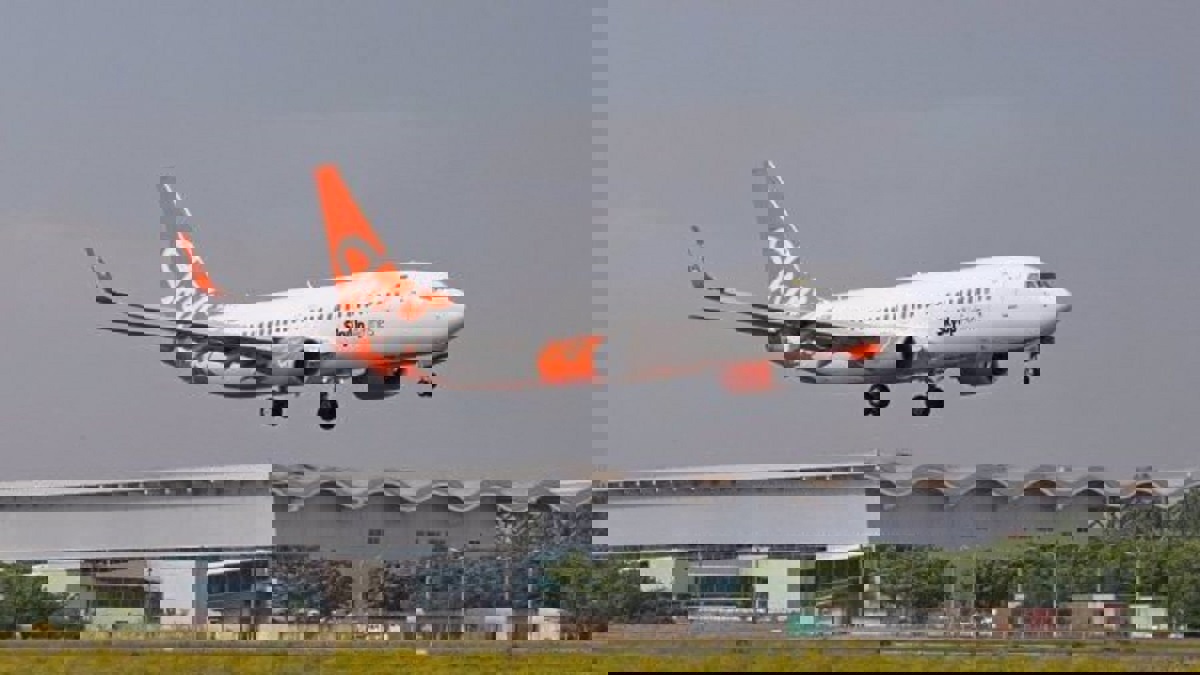 إخماد حريق نشب بطائرة أوكرانية في مطار شرم الشيخ (فيديو)