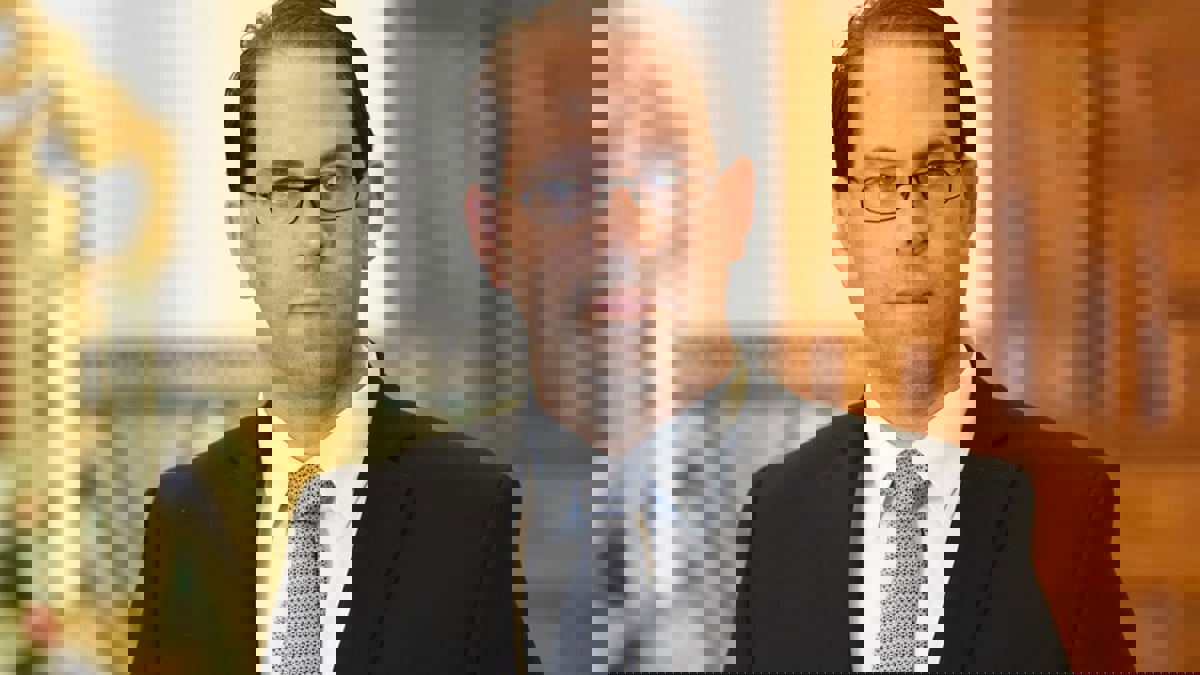 تقرير: الرئيس التونسي يوفد يوسف الشاهد إلى واشنطن لطمأنة أمريكا والمانحين