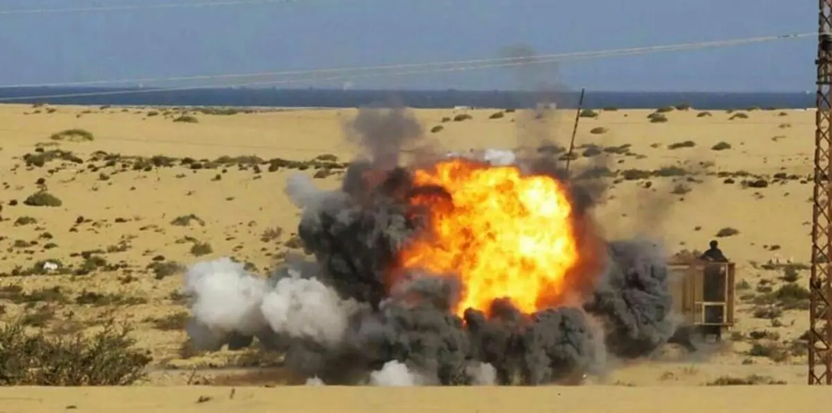 إصابة 4 جنود مصريين بانفجار مدرعة في العريش