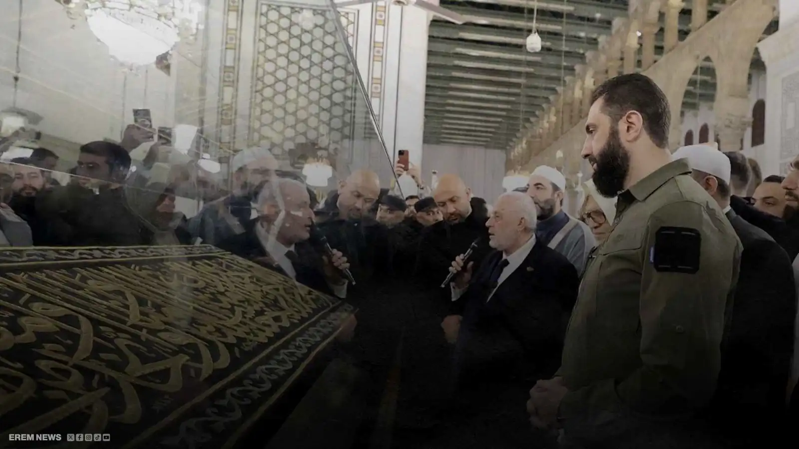 بـ"الزي العسكري" وهدية بن سلمان.. الشرع يلفت الأنظار في ذكرى سقوط الأسد (فيديو)