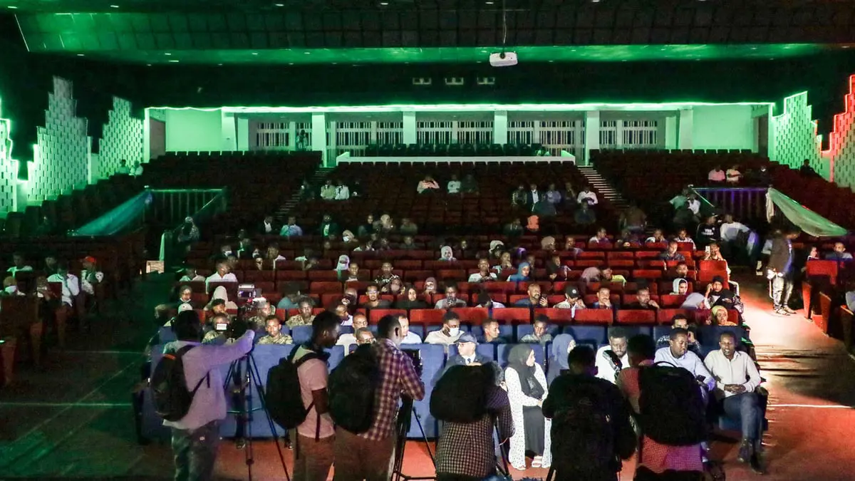 ليلة "تاريخية" في مقديشو مع أول عرض سينمائي منذ ثلاثة عقود (صور)