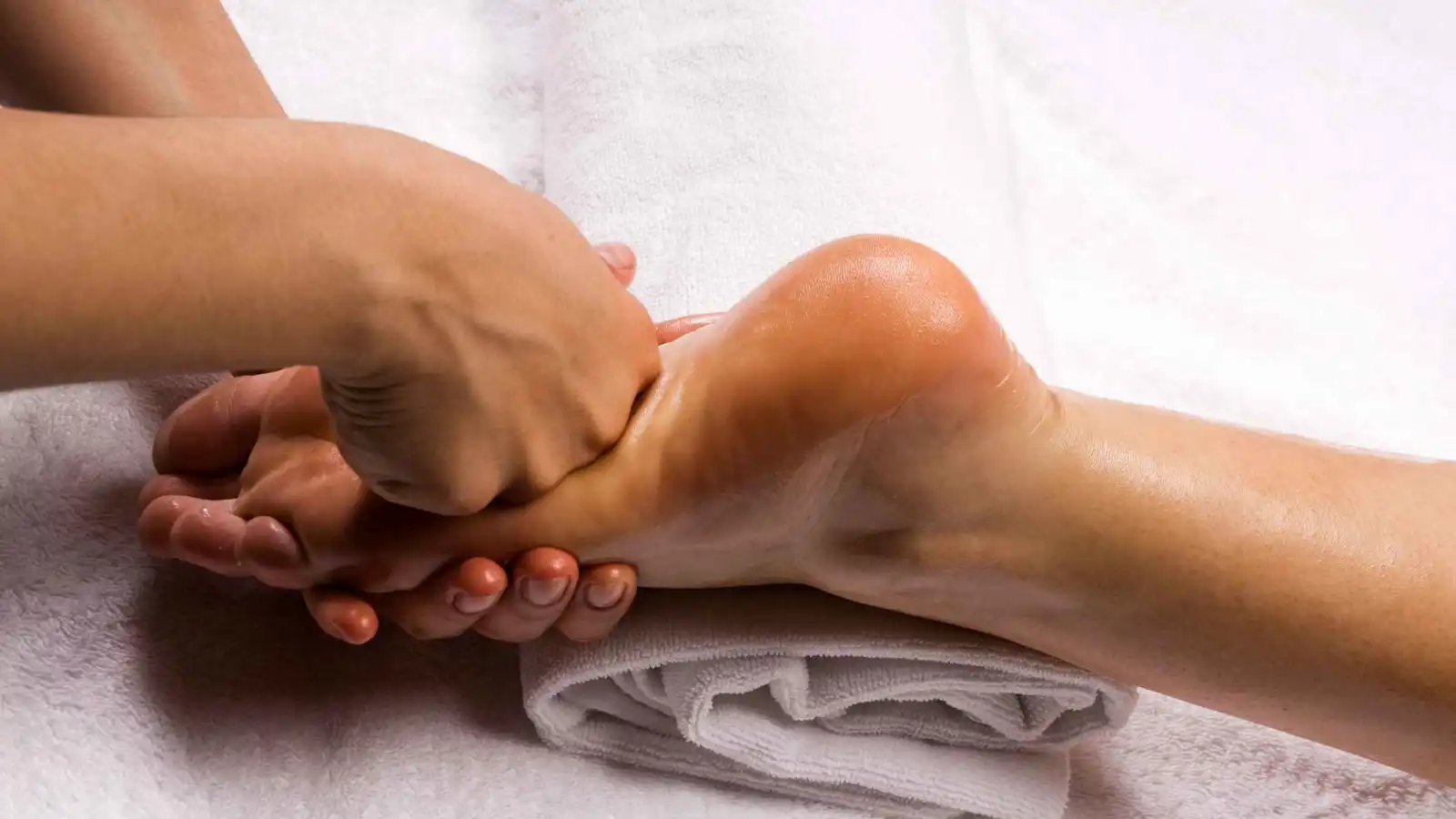 الضغط بالإبر.. علاج ذاتي للألم والتوتر يحظى بقبول عالمي متزايد