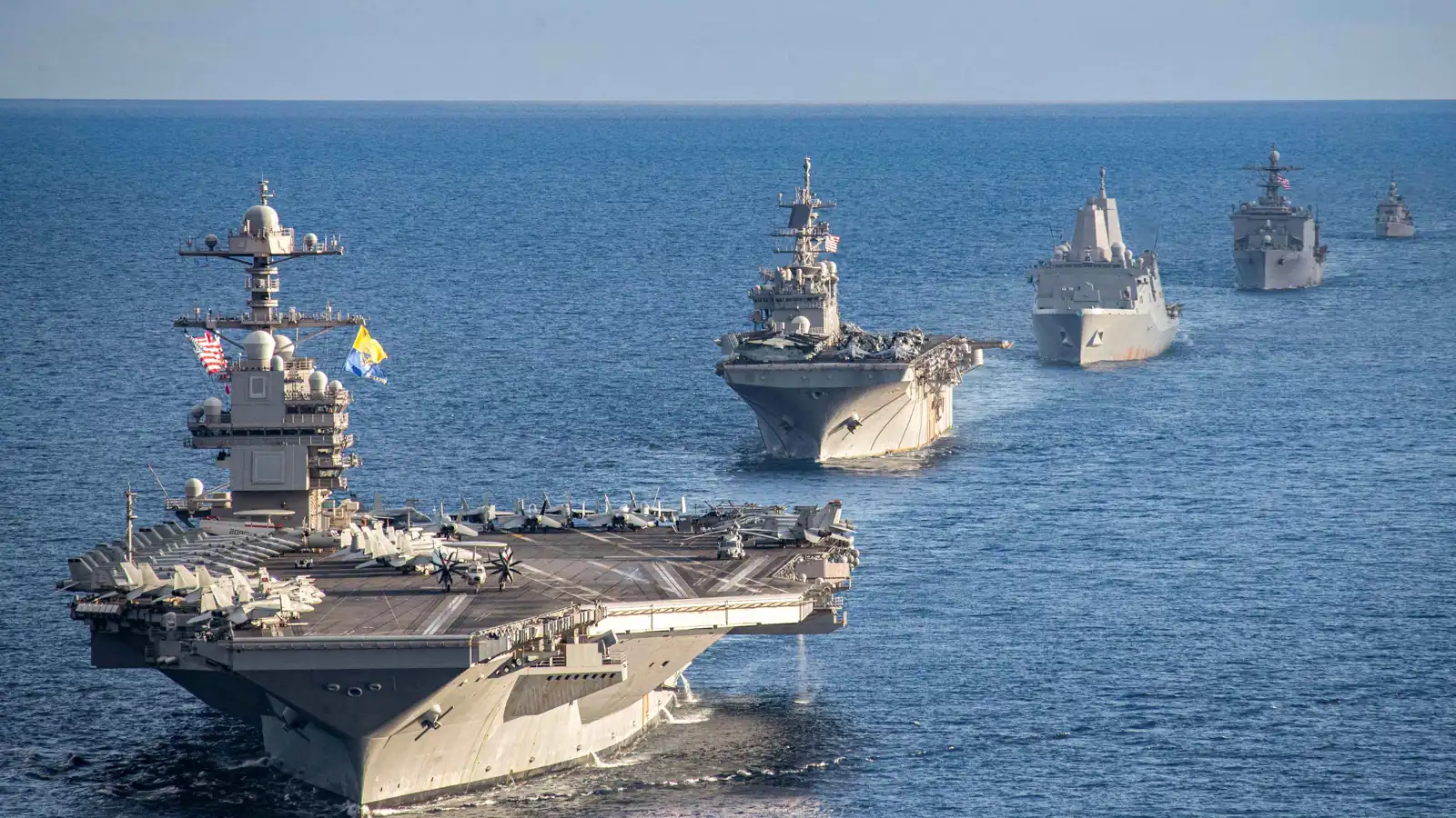 الانتشار العسكري الأمريكي في "الكاريبي" يقيّد خيارات ترامب تجاه إيران