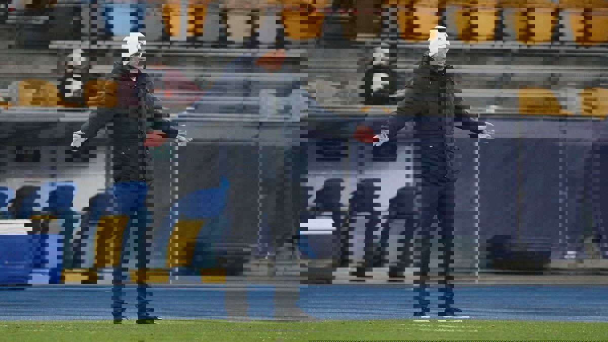 بيريز يفكر في إقالة زيدان من تدريب ريال مدريد وتعيين بوكيتينو‎