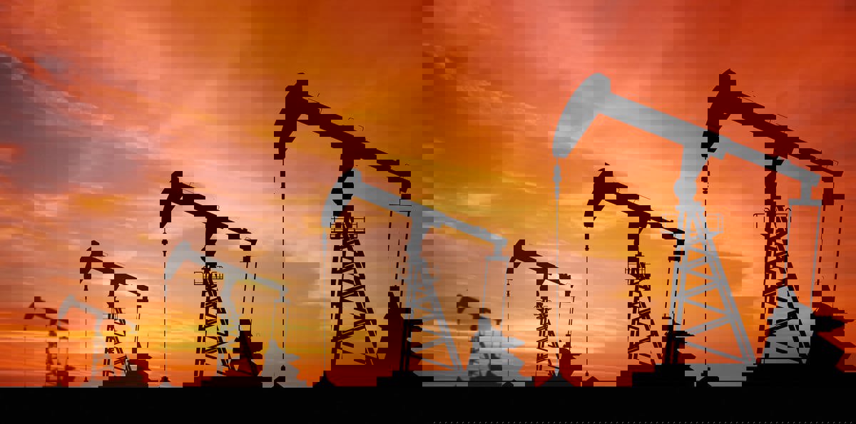 النفط يصعد أكثر من 10% في النصف الأول من 2015‎