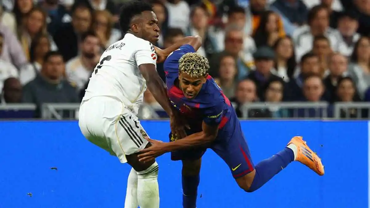 ماذا قالت الصحف الإسبانية بعد فوز ريال مدريد على برشلونة؟