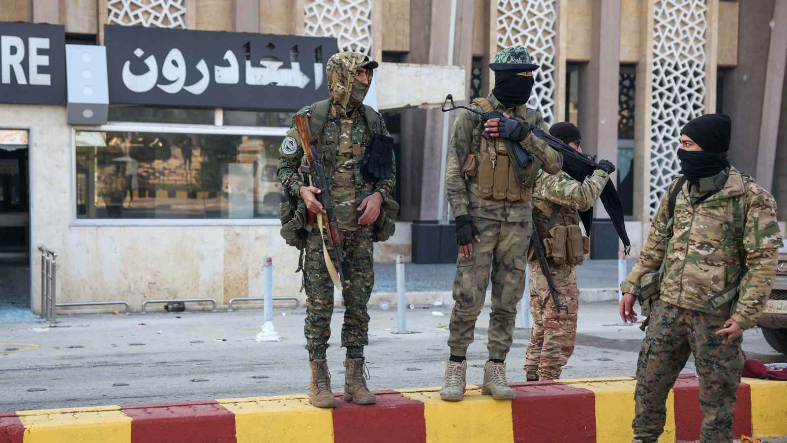 4 منها عسكرية.. 5 مطارات بقبضة المعارضة السورية.. فما أهميتها؟