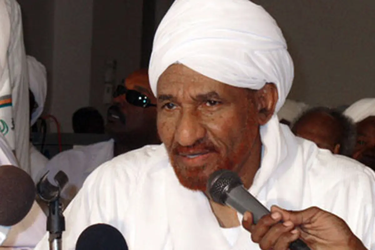 الصادق المهدي يقترح على البشير "خروجا آمنا" من السلطة