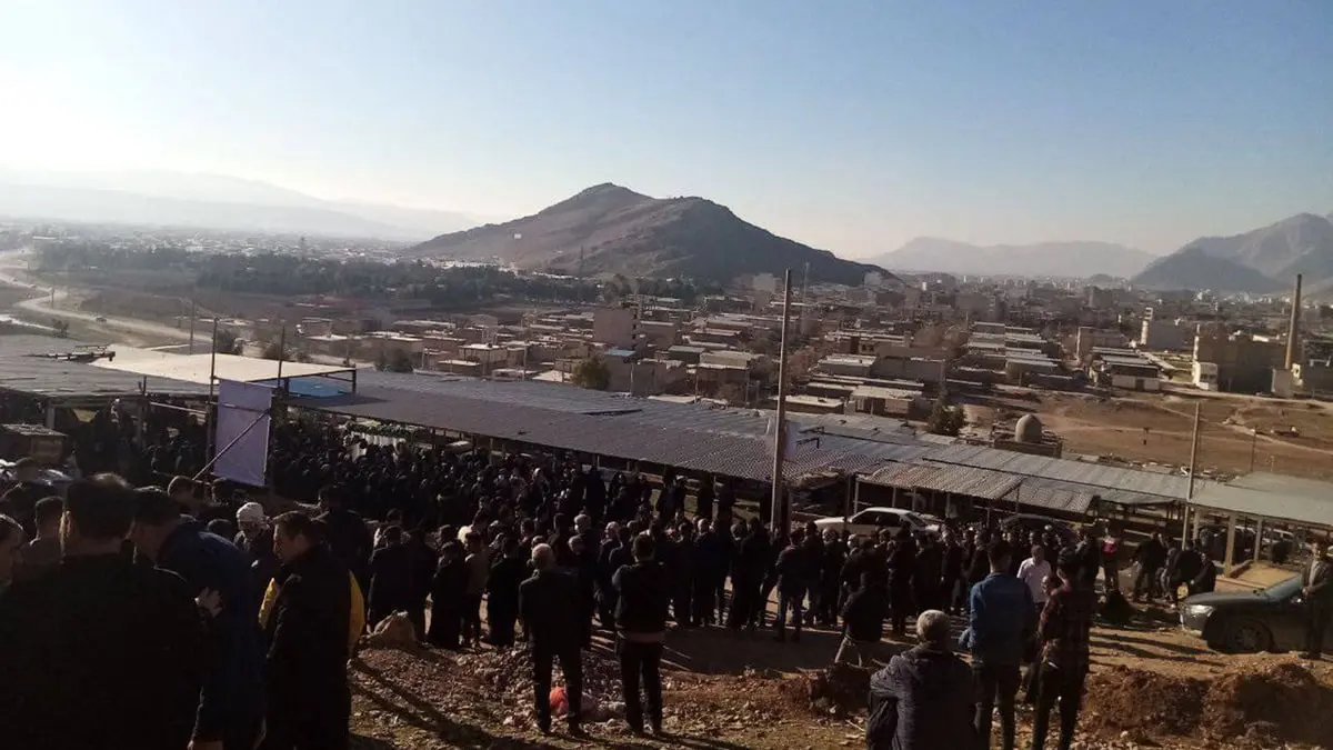 قتيل وجرحى خلال احتجاجات غرب إيران (صور وفيديو)