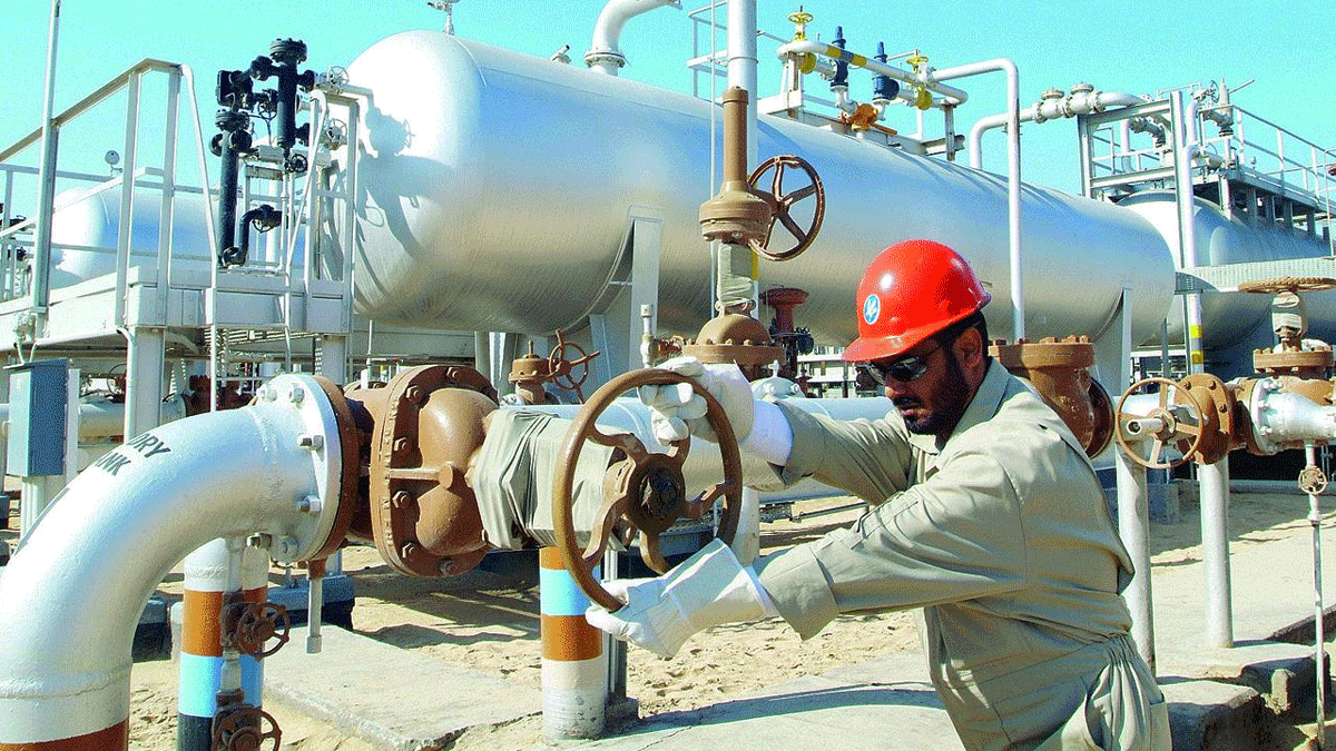 الكويت تعرض أول شحنة من خام الخفجي المشترك للبيع