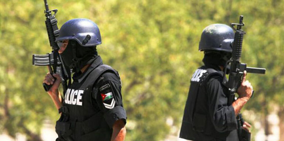 الأمن الأردني يشن حملة مداهمات واعتقالات عقب هجوم الكرك