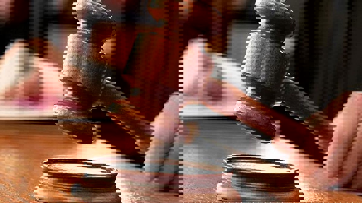 الجزائر.. أحكام بالسجن ضد نشطاء بتهم "الإرهاب" و"غسيل الأموال"