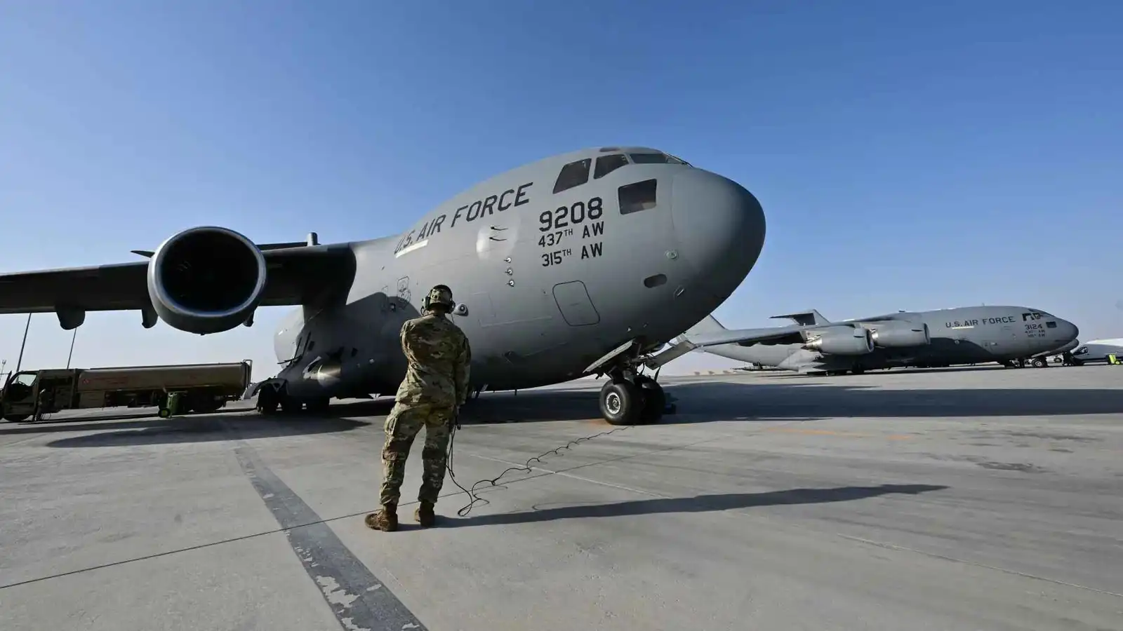 الحرب تقترب.. تحركات وحشود عسكرية ترفع منسوب التوتر بين واشنطن وطهران