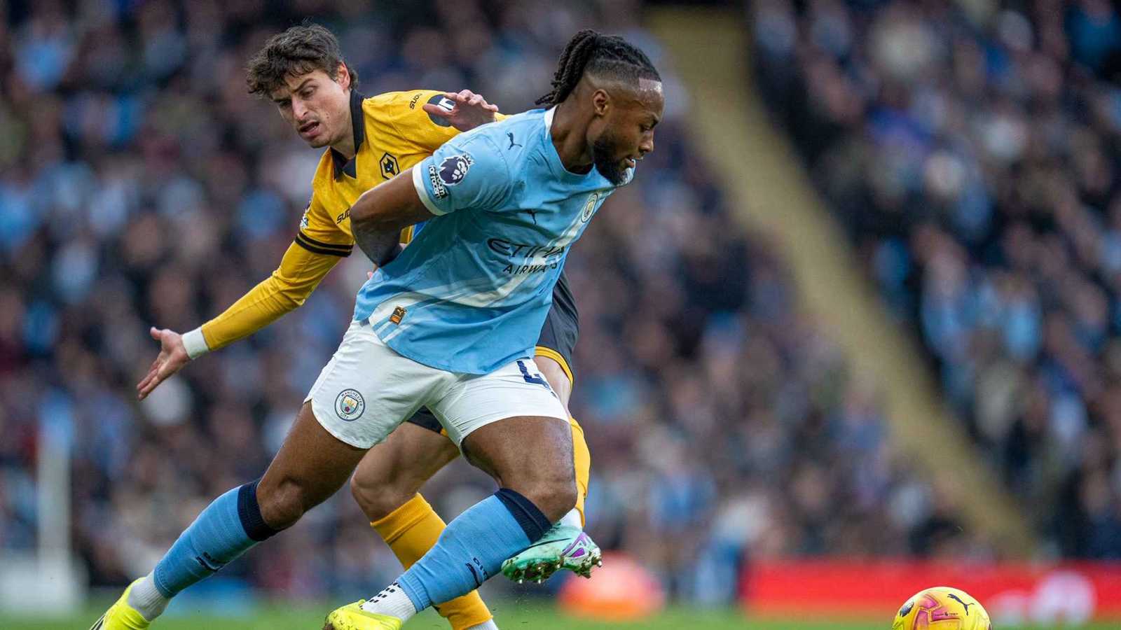 أندية الدوري الإنجليزي تحطم رقما قياسيا في الانفاق على الانتقالات لموسم واحد 