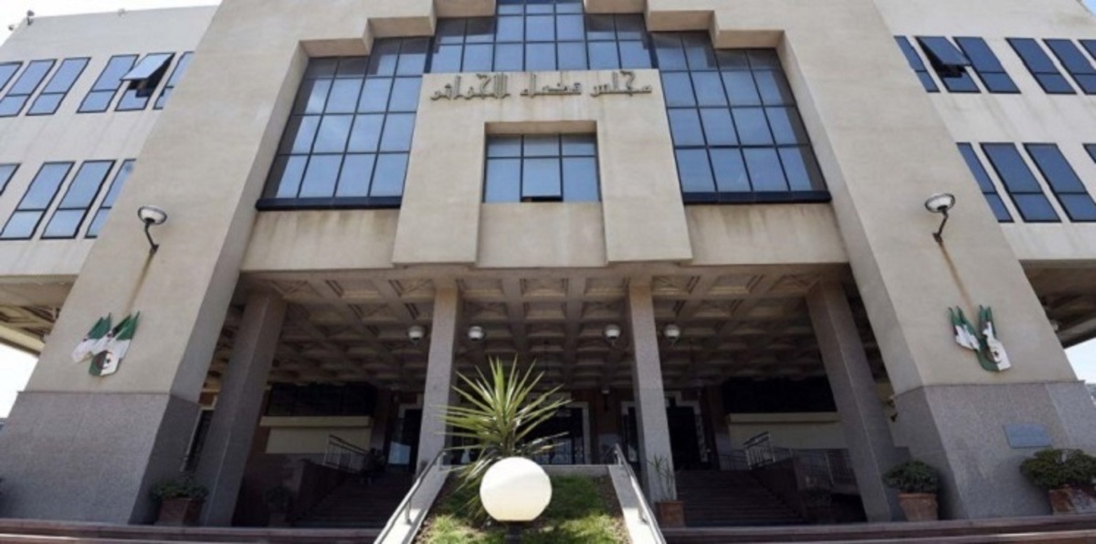 انتحار مسؤول قضائي كبير  بظروف غامضة في الجزائر
