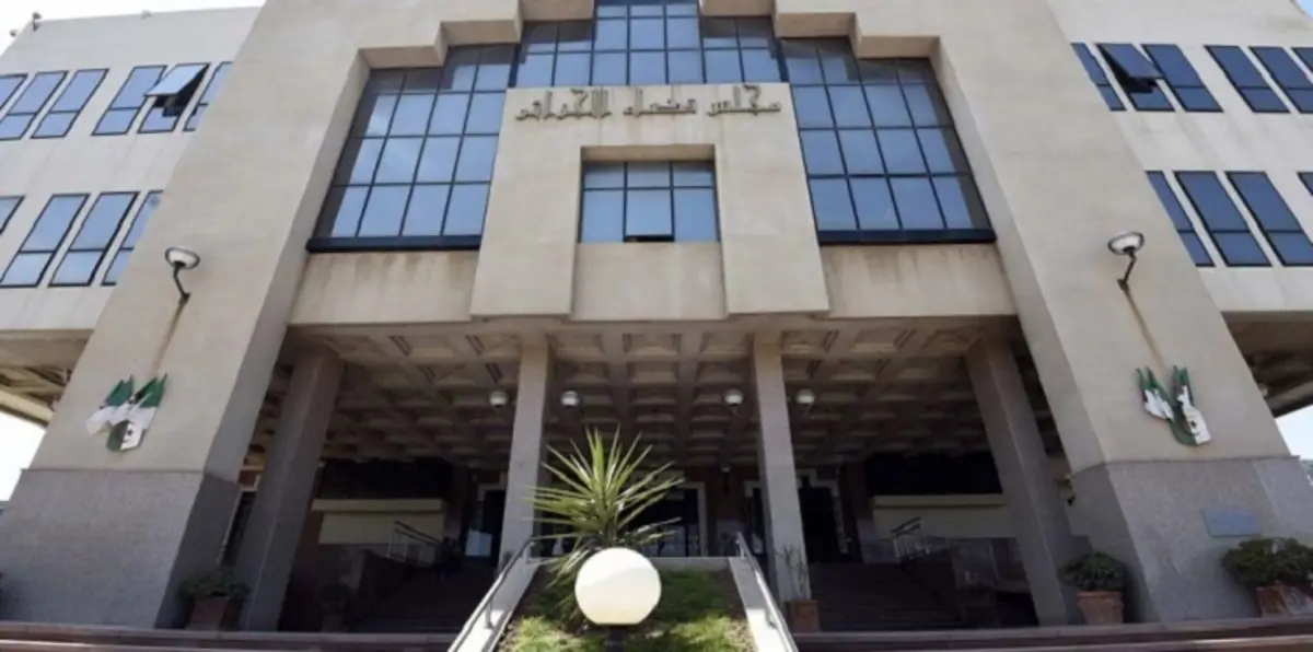 انتحار مسؤول قضائي كبير  بظروف غامضة في الجزائر