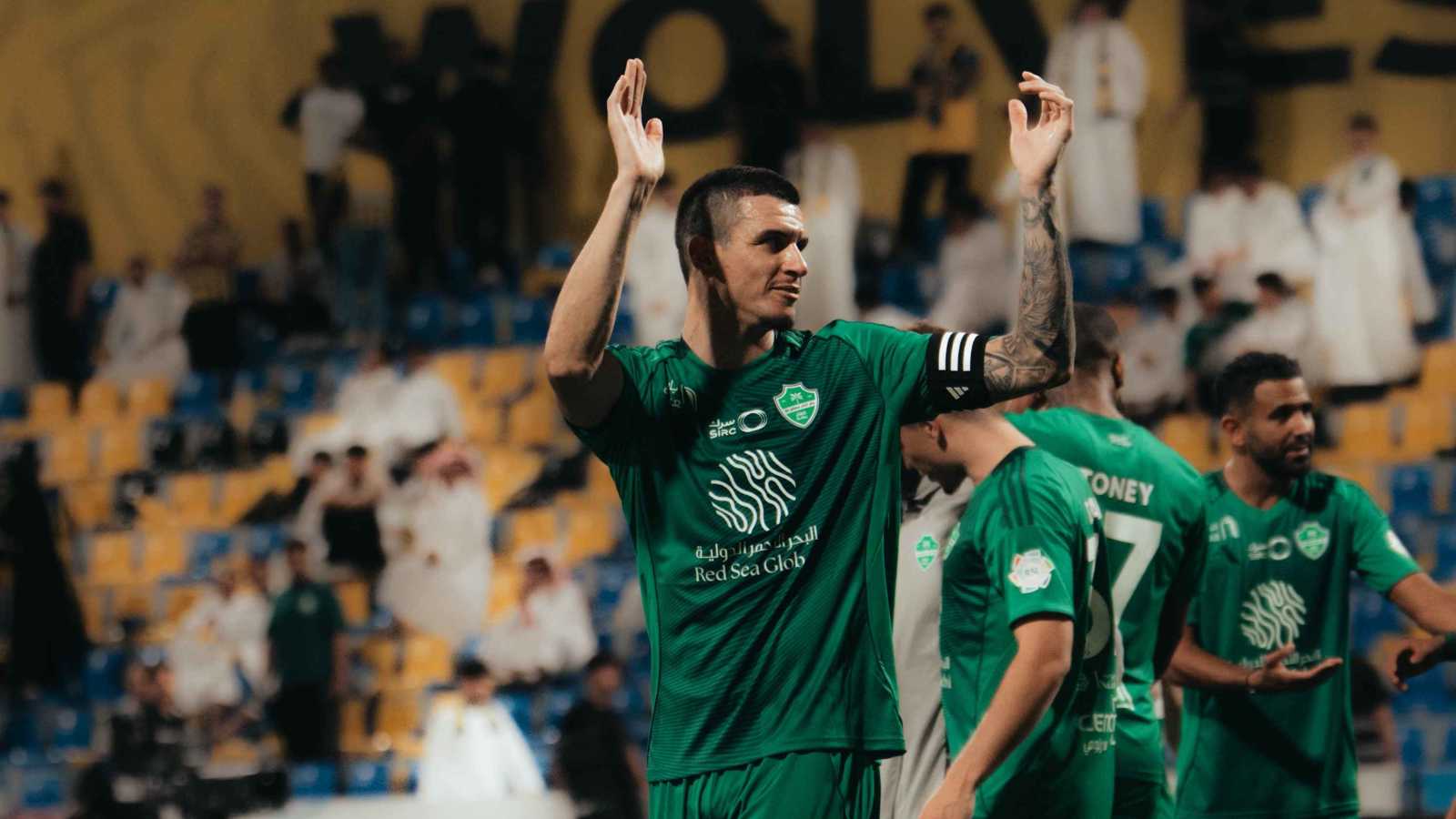 الأهلي السعودي يقدم للاتحاد "خدمة العمر" 