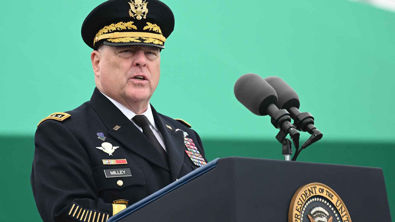 وصف ترامب بـ"الفاشي".. إزالة صورة جنرال من مبنى البنتاغون