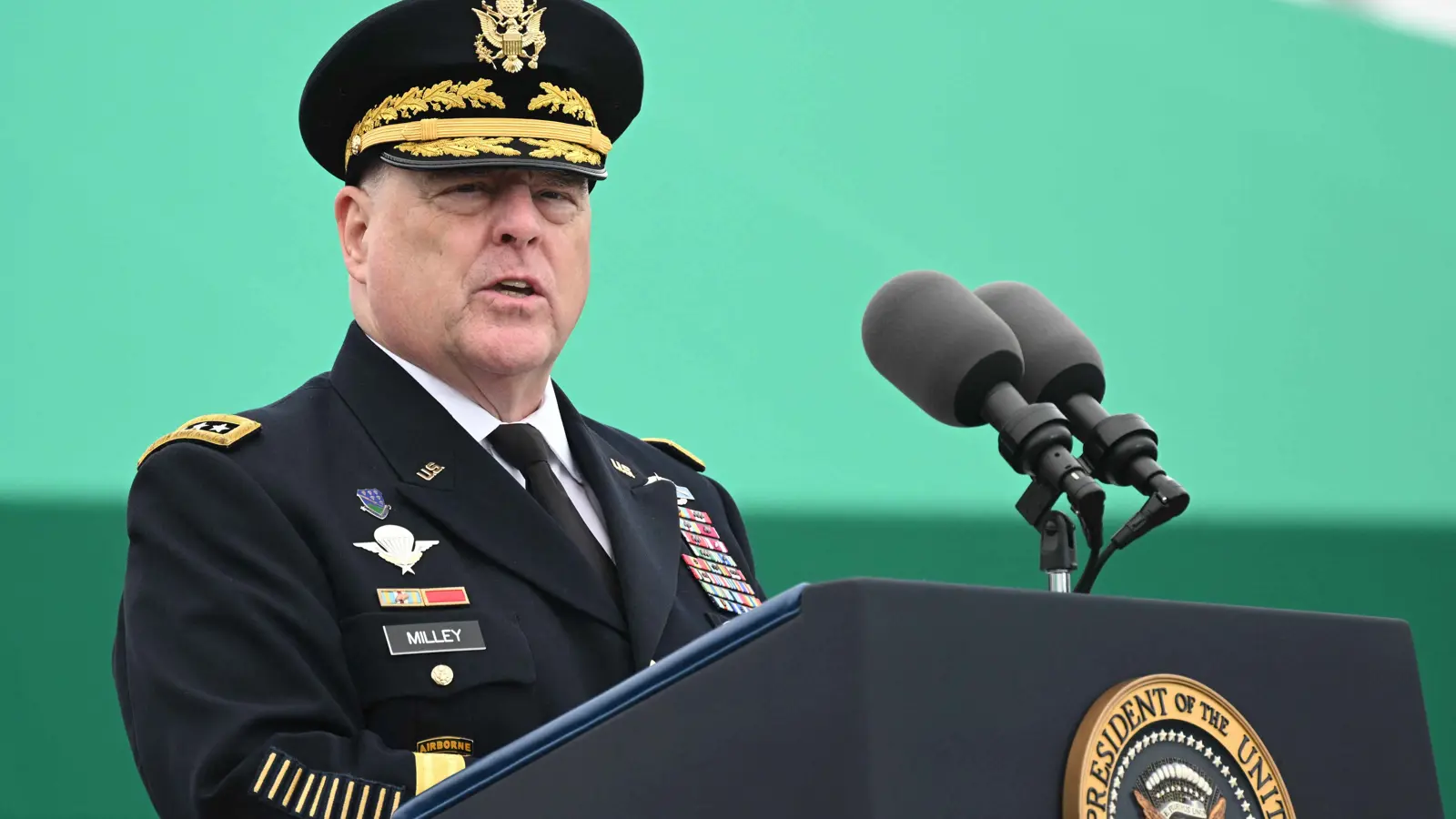 وصف ترامب بـ"الفاشي".. إزالة صورة جنرال من مبنى البنتاغون