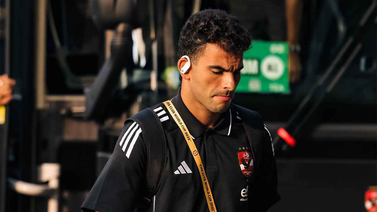 تعليق صادم من أسطورة الزمالك على أزمة زيزو