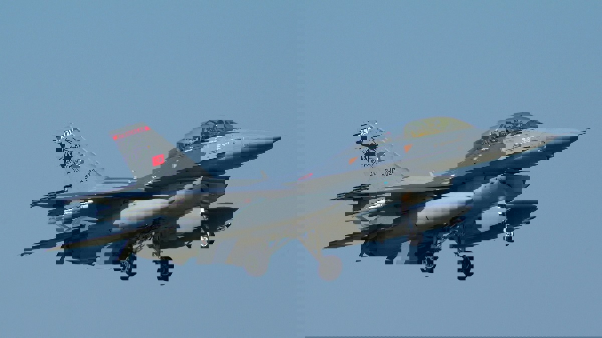 تركيا تقول إنها أسقطت طائرة مسيرة قادمة من سوريا