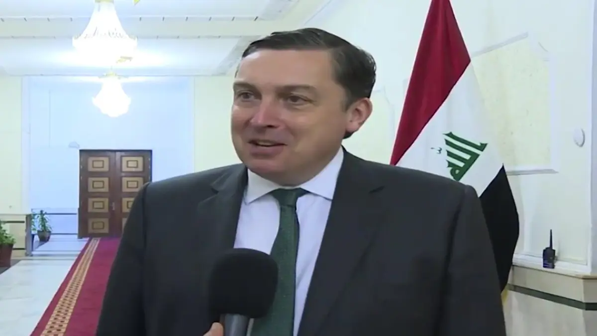 سفير بريطانيا بالعراق "يبشّر" أهالي البصرة بمياه شرب نظيفة