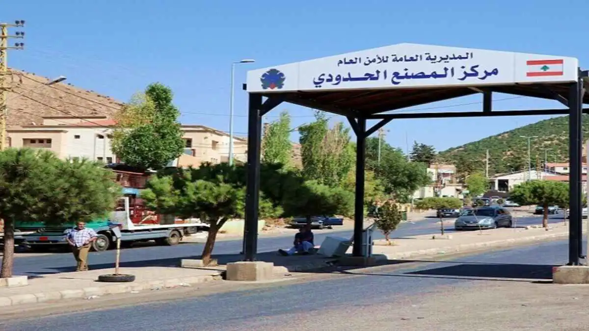 إسرائيل تتراجع عن قصف معبر حدودي بين لبنان وسوريا