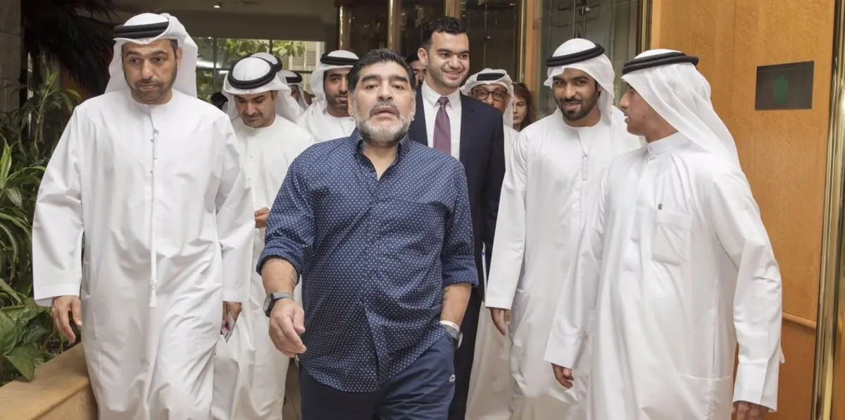 مارادونا يرفض مجاورة بيليه احترامًا لنادي الفجيرة