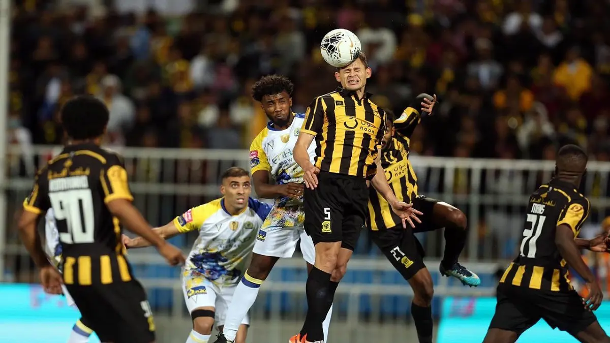 مباراة النصر ضد الاتحاد.. جماهير العميد تهتف لنادي الهلال (فيديو)