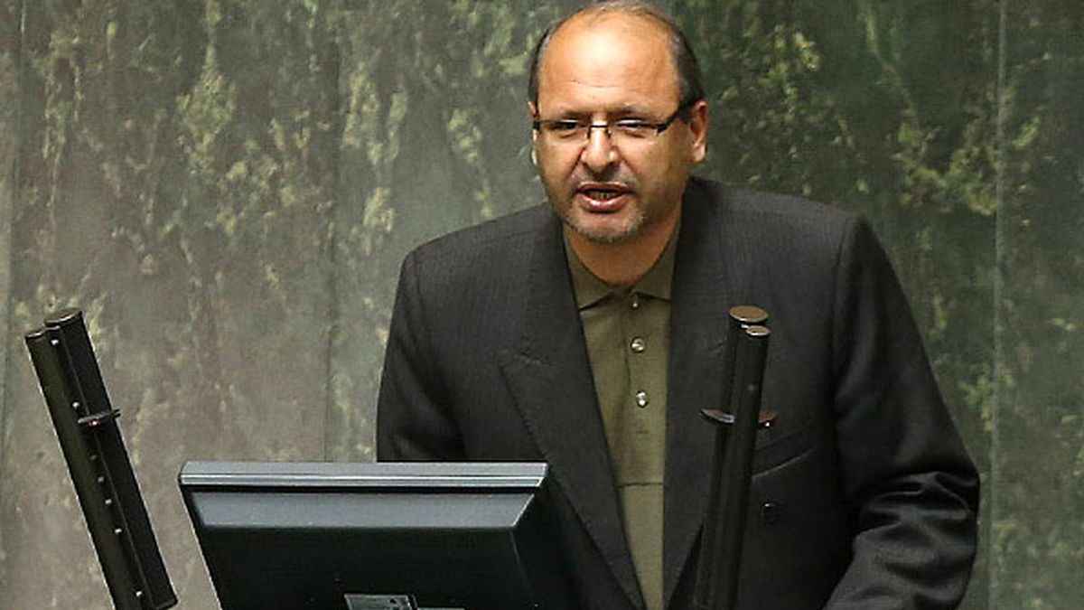 برلماني إيراني يتراجع عن اتهام طهران بشراء "البيجرات" لحزب الله