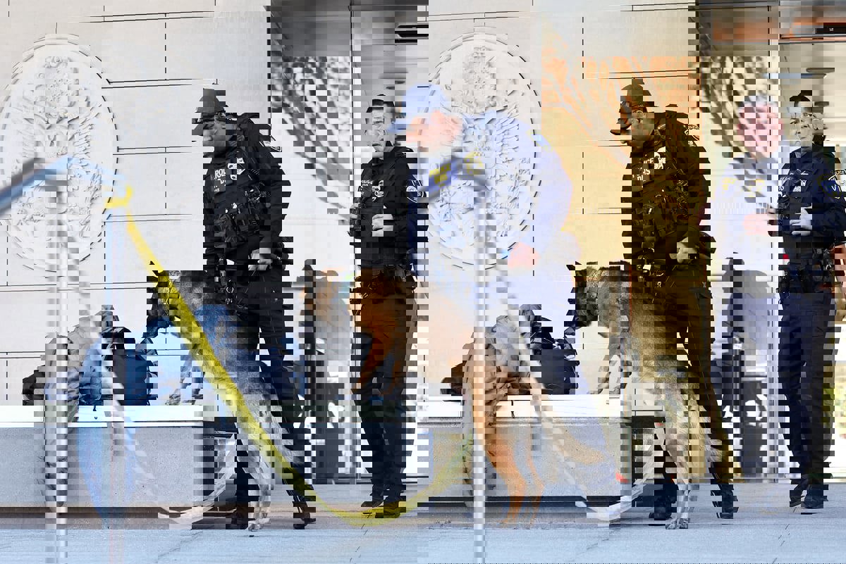 ارتفاع معدلات الجريمة في أوكلاند الأمريكية يهدد بتحولها إلى "مدينة أشباح"