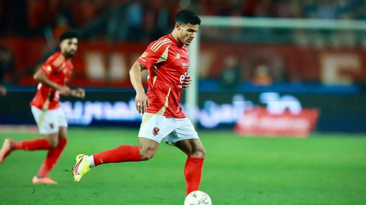 مصطفى العش نجم الأهلي المصري