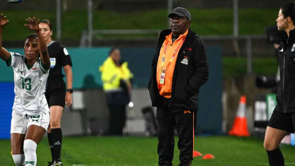 خوفًا من التعدي عليهن.. منع مدرب زامبيا من التواصل الخاص مع اللاعبات