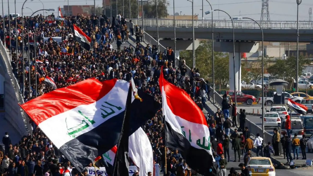 بعد رفض شعبي.. الكاظمي يوقف نصب بوابات حديدية لتأمين المنطقة الخضراء